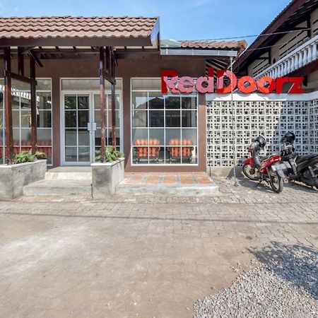 Hotel Reddoorz Near Malioboro Tugu Station Jogja 2 à Yogyakarta Extérieur photo